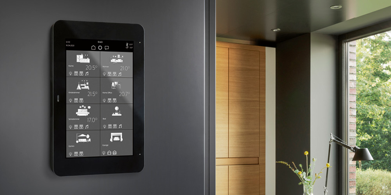 JUNG Smart Panel 8 bei Wächter Elektrotechnik in Hof